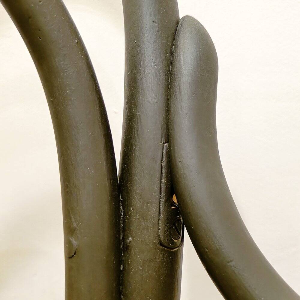 Fauteuil en bois courbé avec assise grillagée