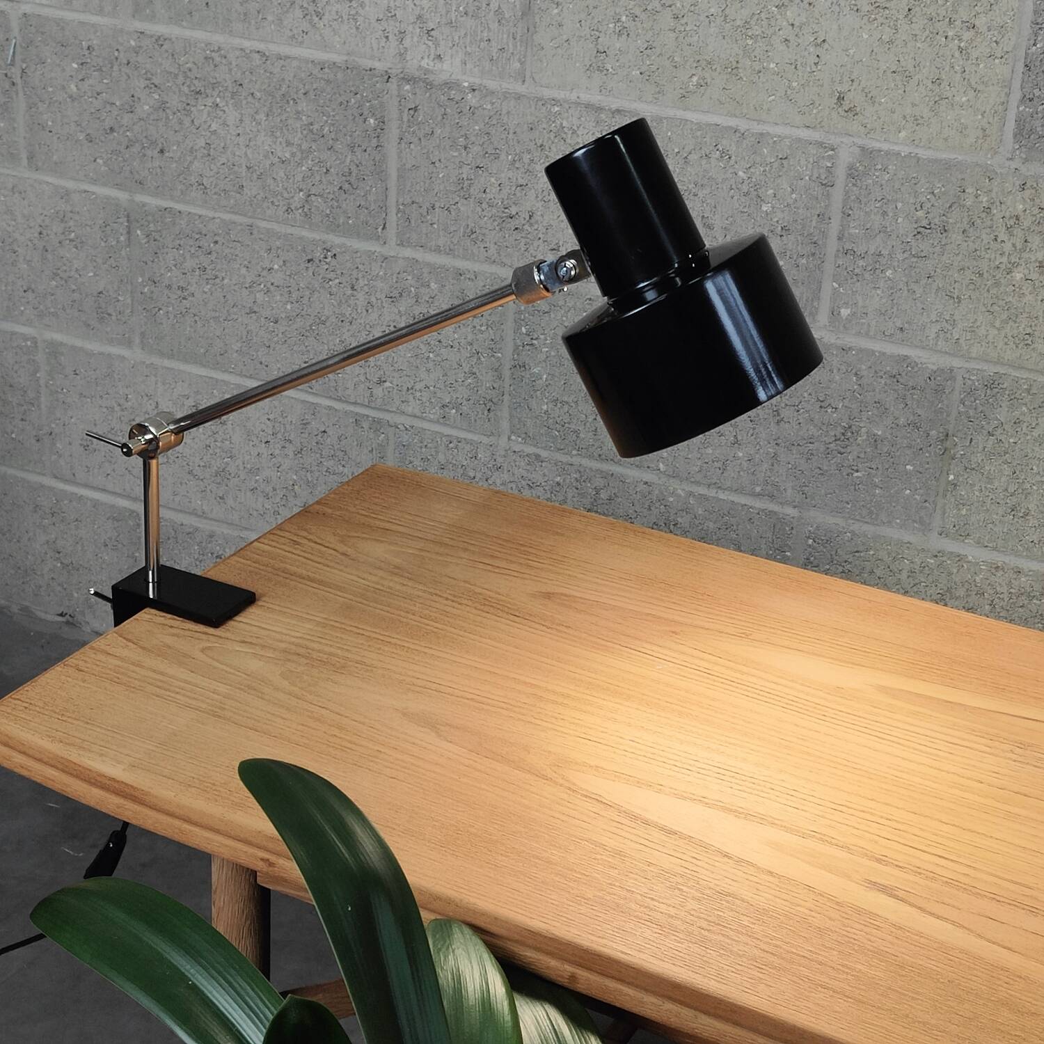 Vise lamp restored by Jan Suchan for Elektrosvit Czech Republic