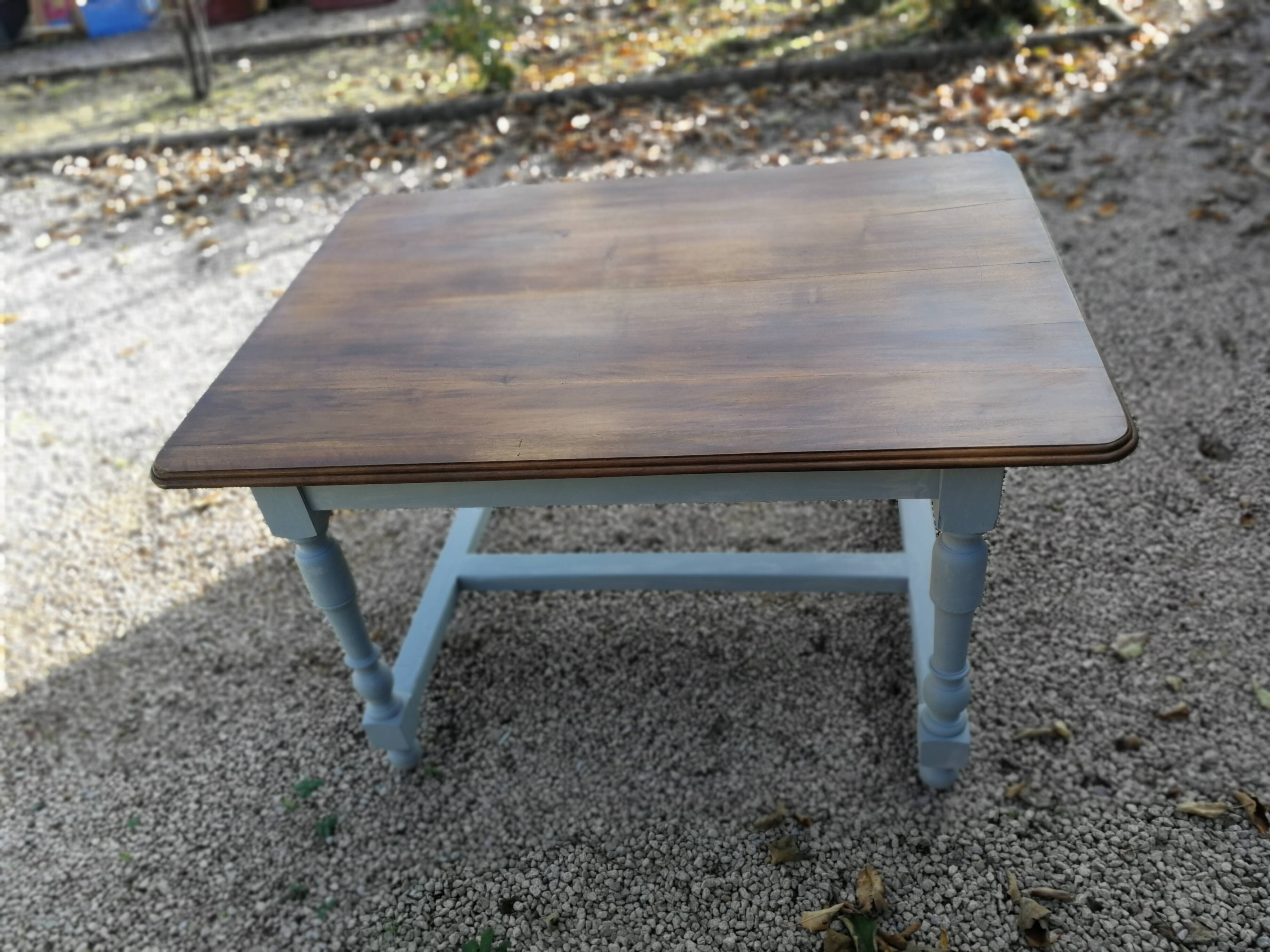 Table on walnut