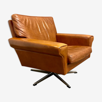 Fauteuil pivotant cuir design scandinave 1950