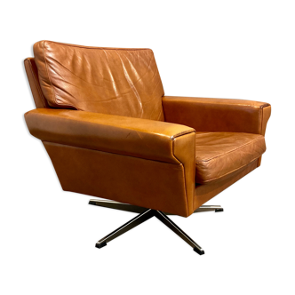 Swivel armchair leather Scandinavian design 1950.