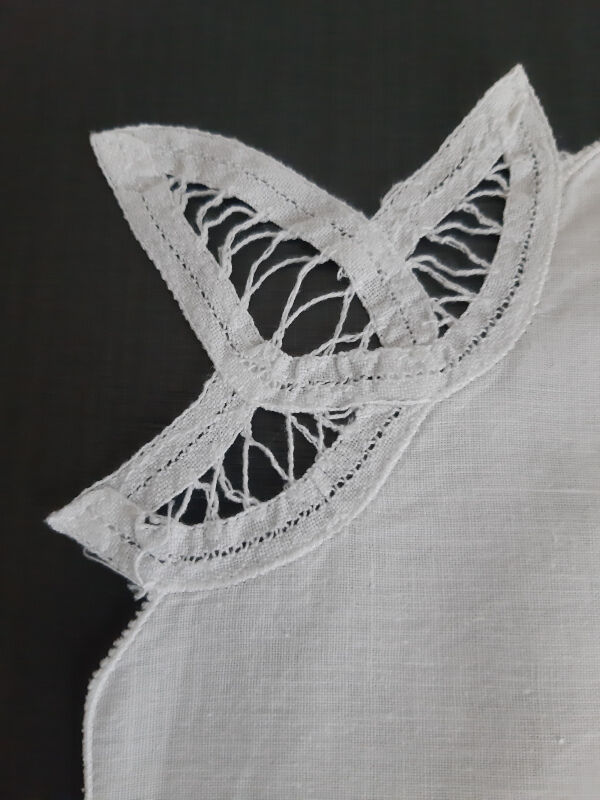 Old tablecloth and 12 towels