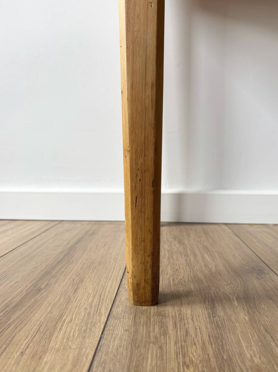 Farmhouse table with 2 large drawers