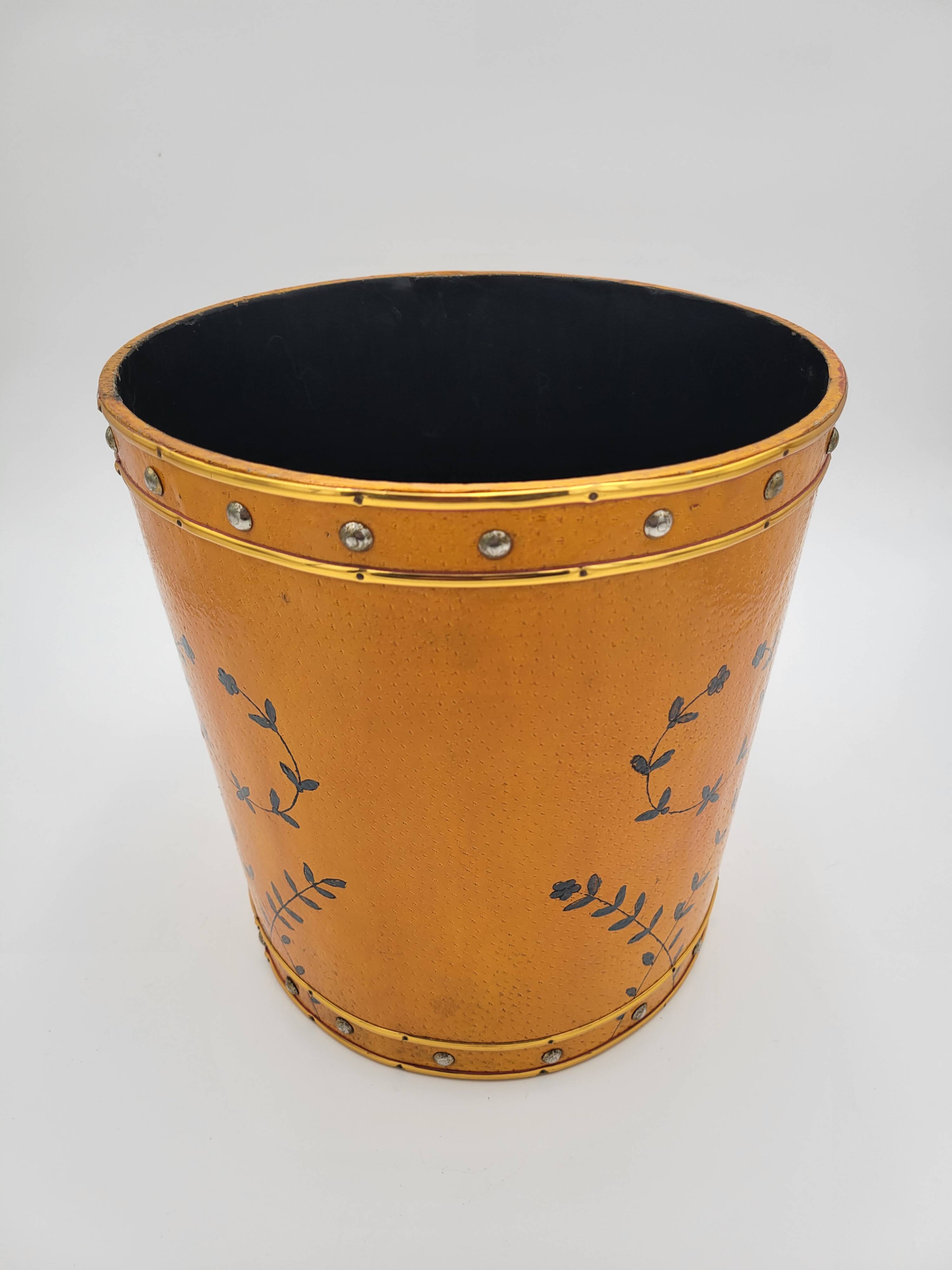 Corbeille à papier en bois à décor floral