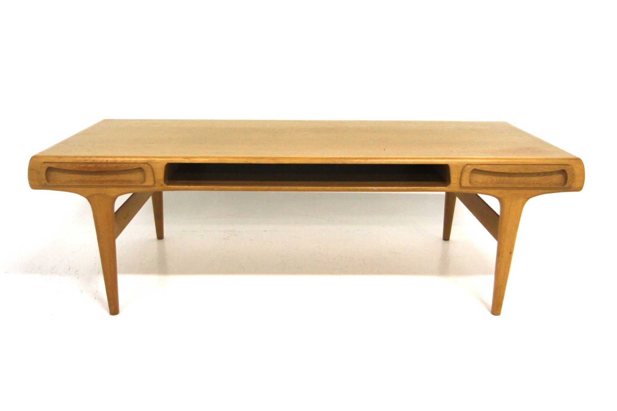 Table basse en chêne, Johannes Andersen, Trensum, Danemark, 1960
