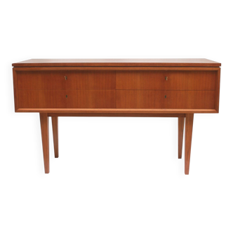 1950s chest of drawers in walnut