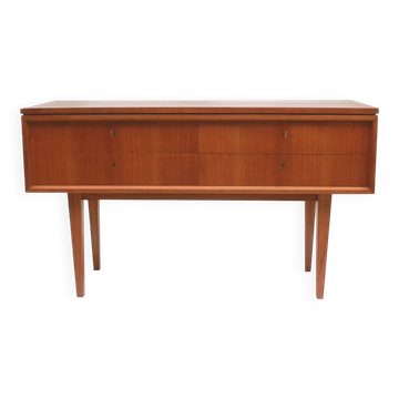 1950s chest of drawers in walnut