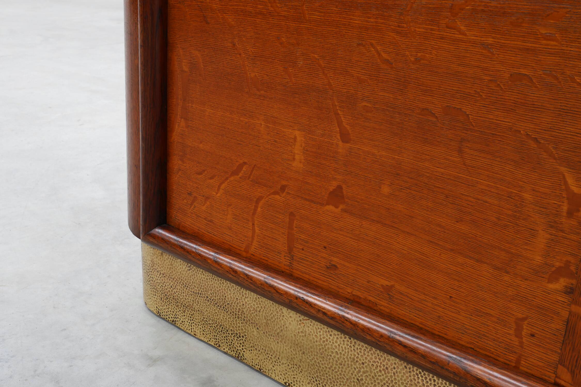 Ensemble of 2 Art Deco Counters and 1 cabinet attr. to De Coene, Belgium,19