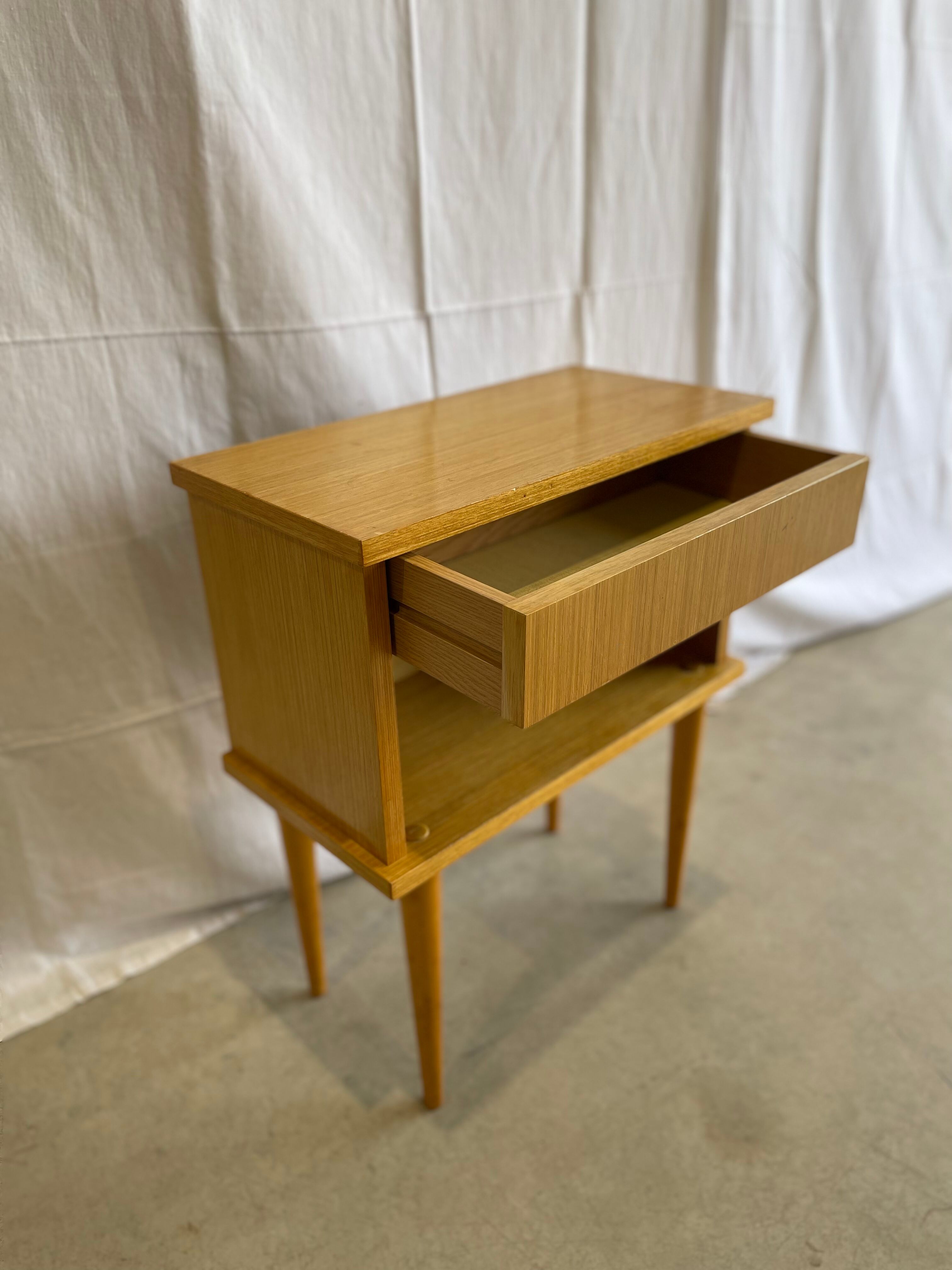 Mid-Century Scandinavian bedside table by Capelle, 1970s