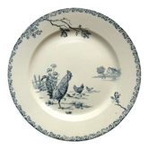 Plat rond et plat en porcelaine opaque signé GIEN, modèle Coqs, 33 cm