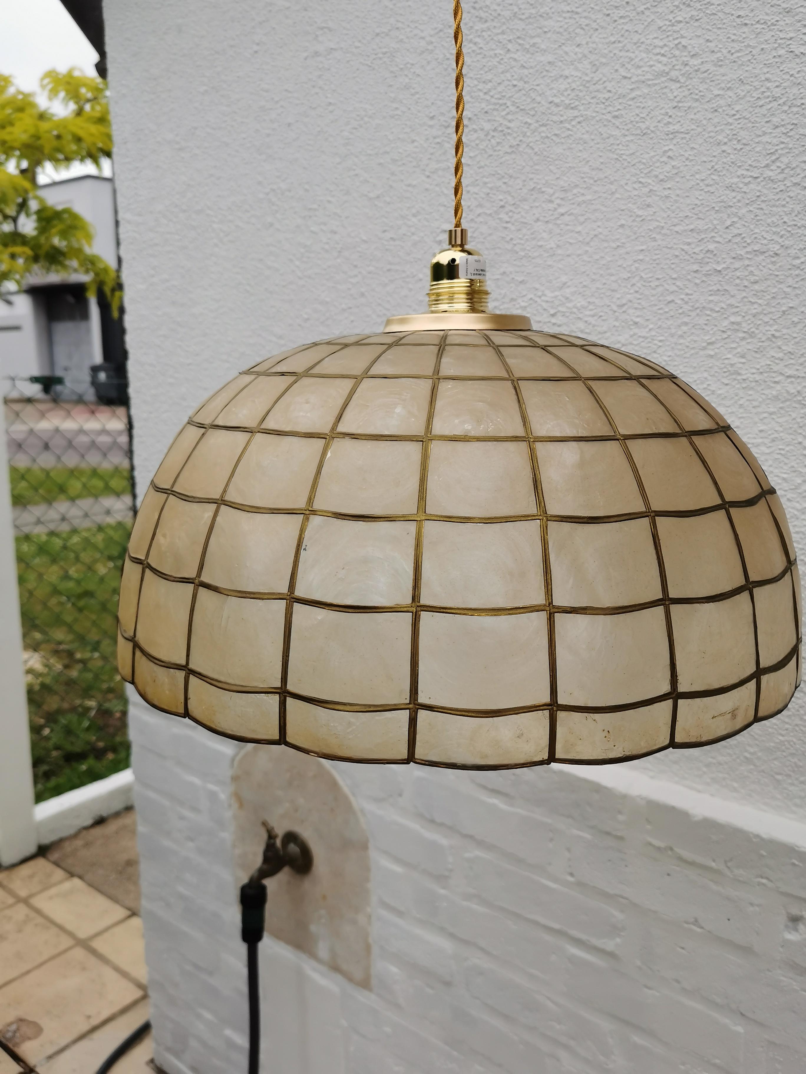 Suspension nacre et laiton 1960