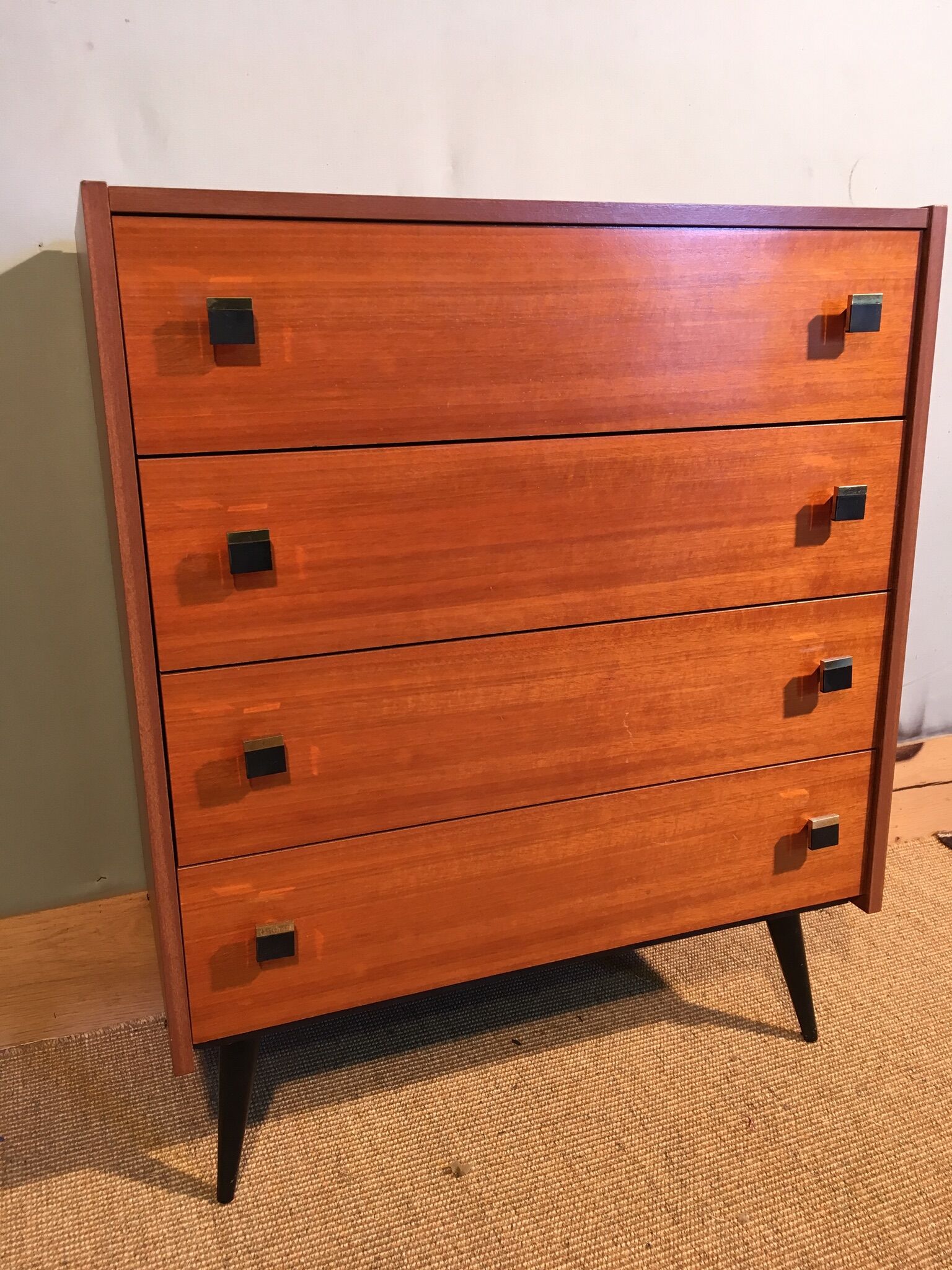 Chest of drawers 60