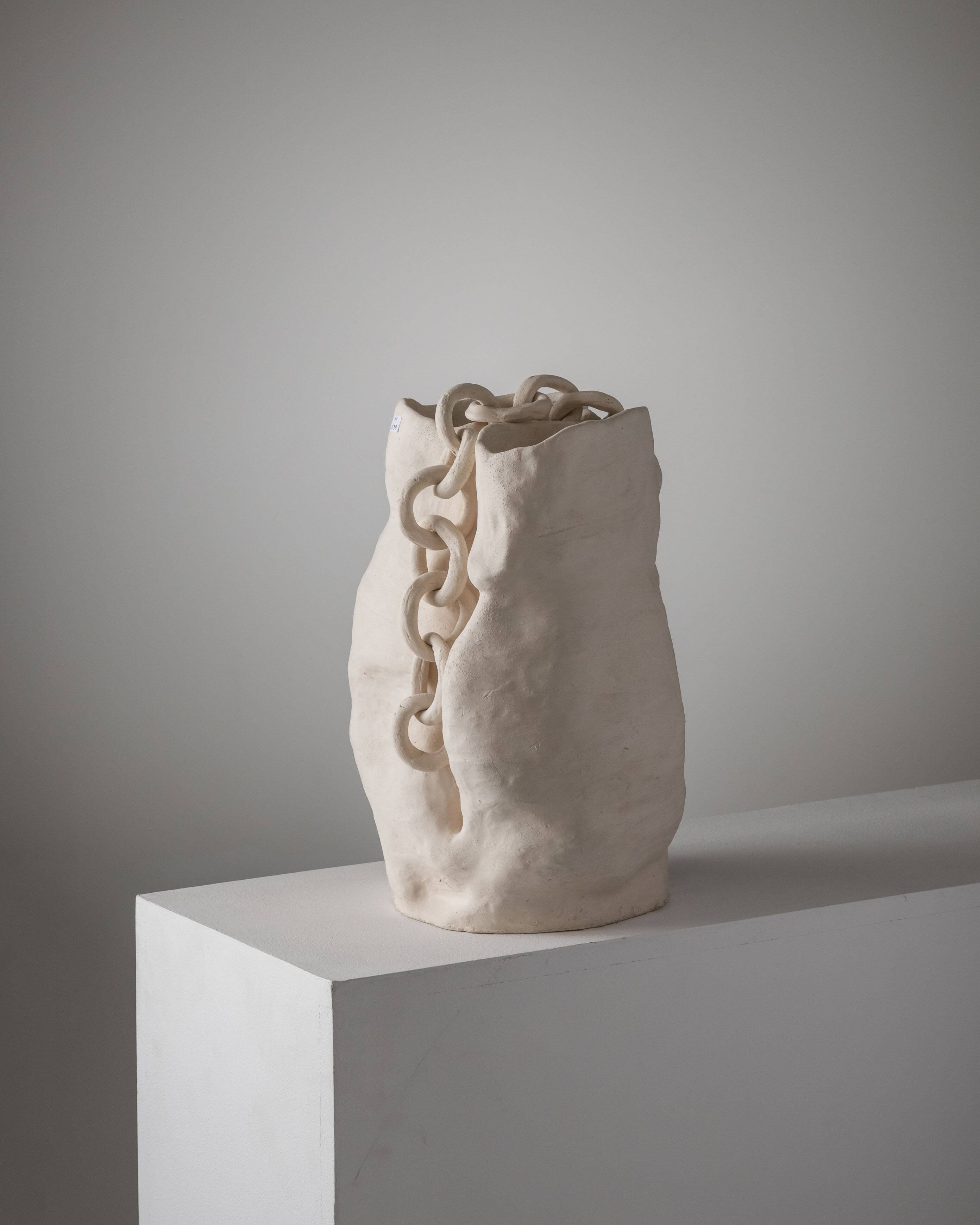 Ceramic chain vase