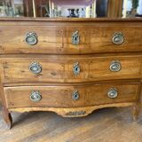 Commode en noyer de style louis xv,  du xix siècle.