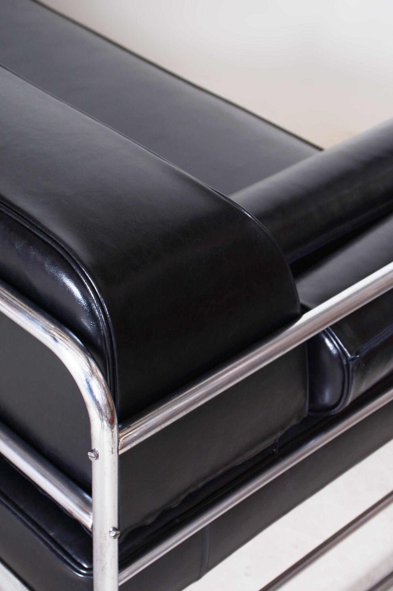 Fully Restored Bauhaus Black Leather Tubular Chrome Sofa by Robert Slezák, 1930s