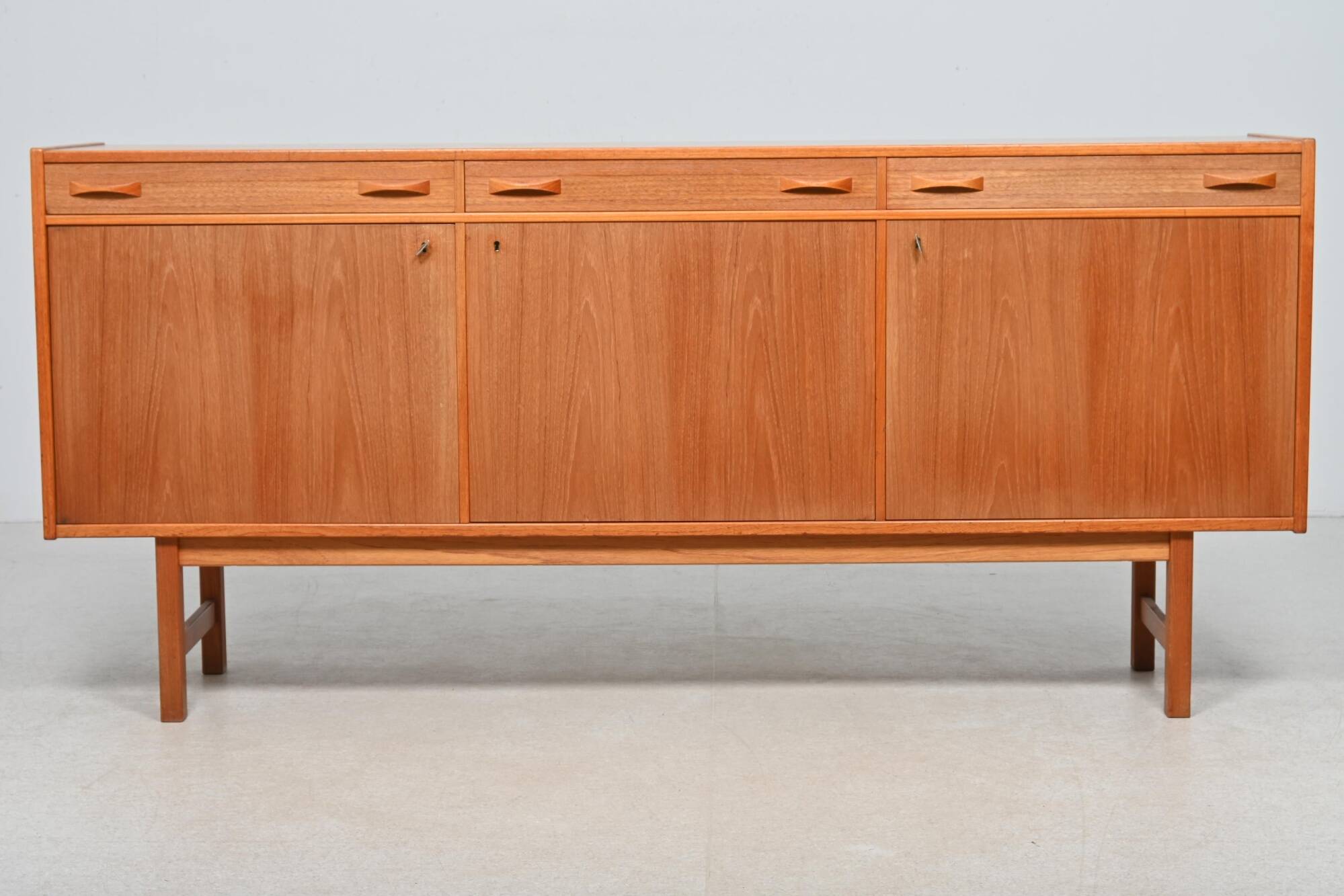 Vintage Scandinavian teak sideboard - Ulferts Tibro - 1960s