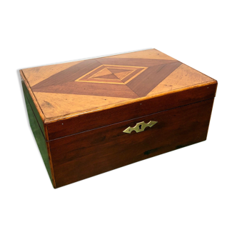 Coffret à bijoux en marqueterie
