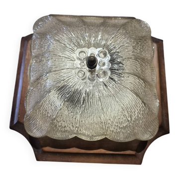 Lampe murale de plafond en bois et verre (ambre) moulé des années 1960.