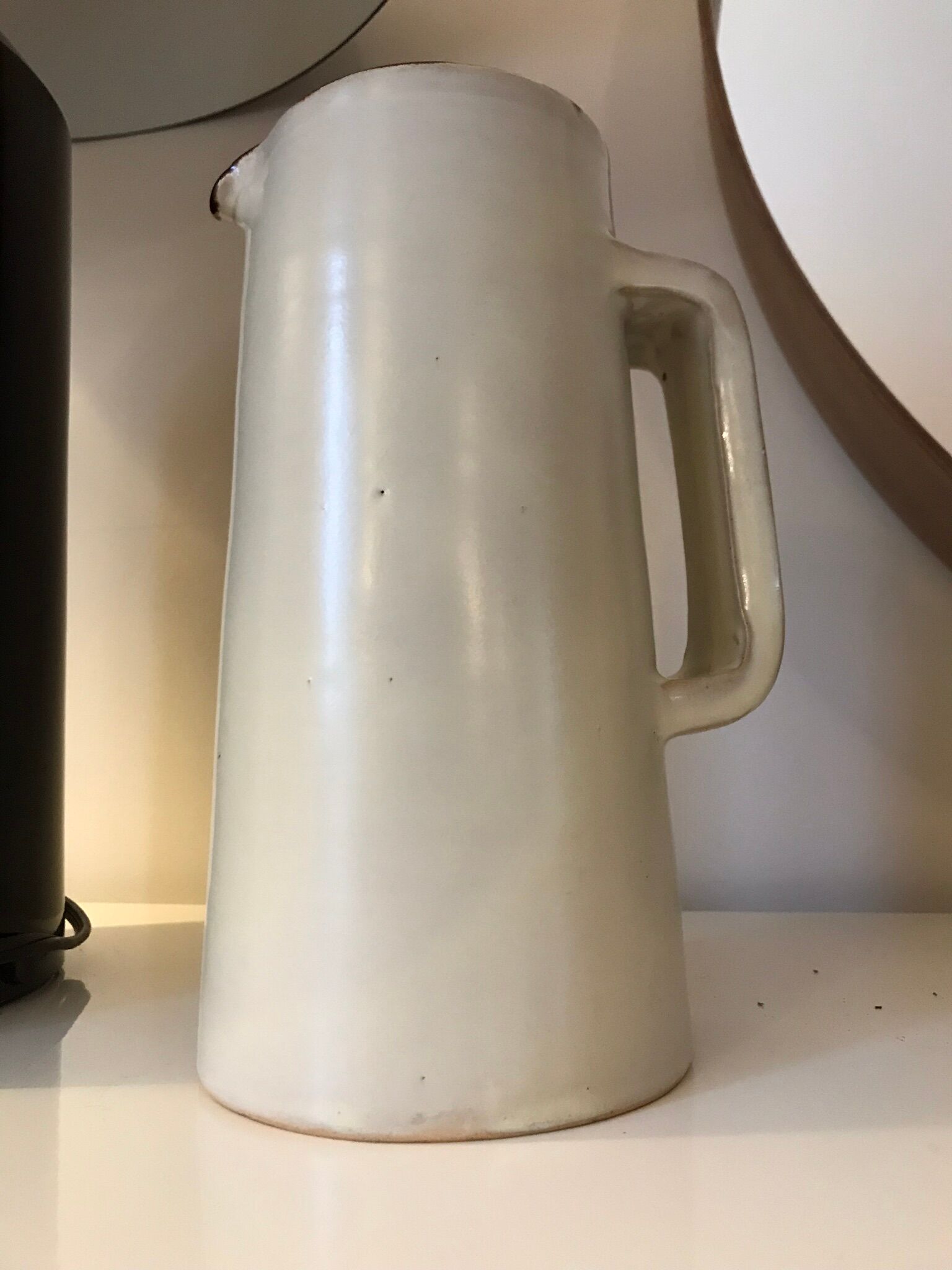 Sandstone jug white 1970