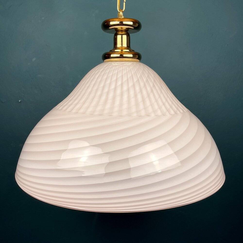 Large swirling Italian pendant lamp in pink Murano glass, 1970s.