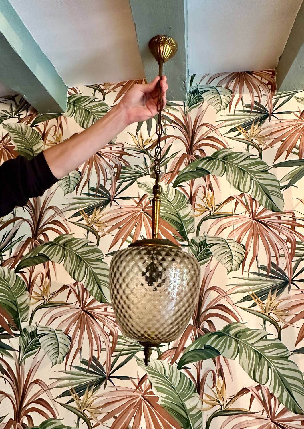 Diamond tip ball chandelier