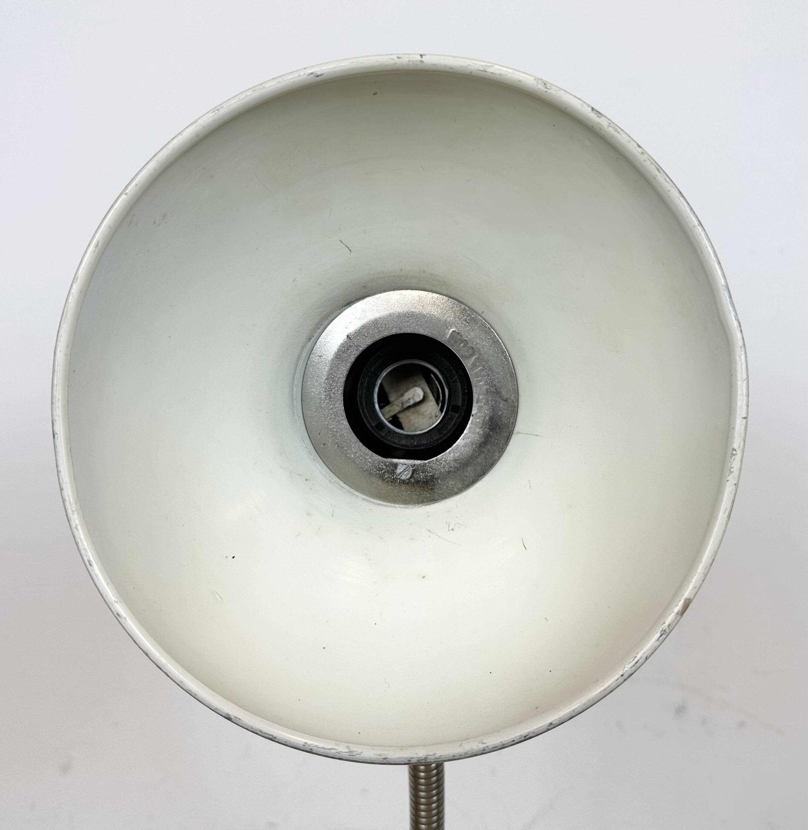 Lampe de table industrielle beige à col de cygne, 1960s