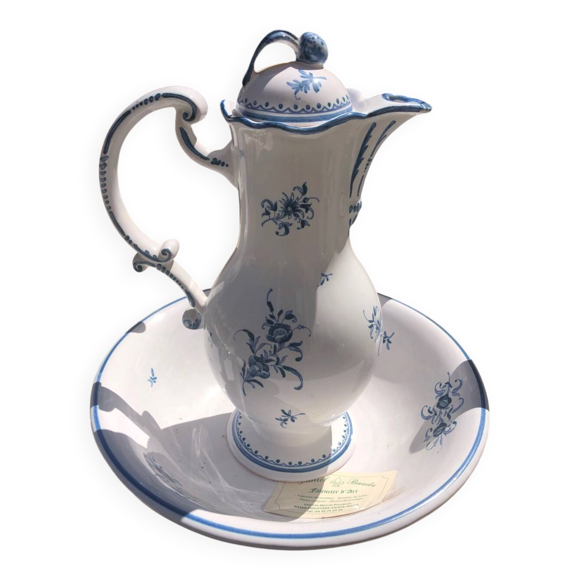 Moustier pottery. Bedroom toilet.