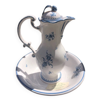 Moustier pottery. Bedroom toilet.