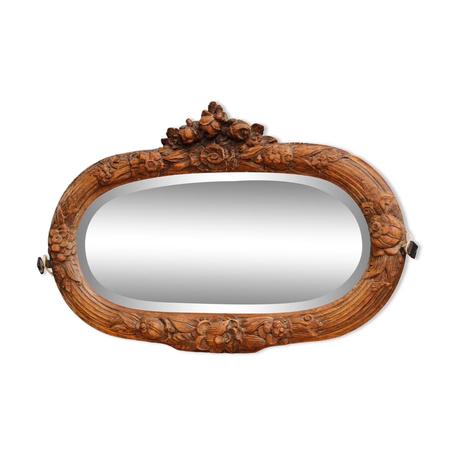 Beveled mirror in carved wood