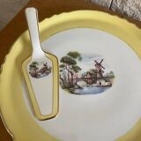 Pie tray and its small earthenware scoop Windmill