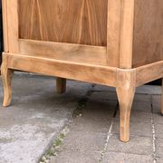 Armoire vitrée vintage bois brut 1950
