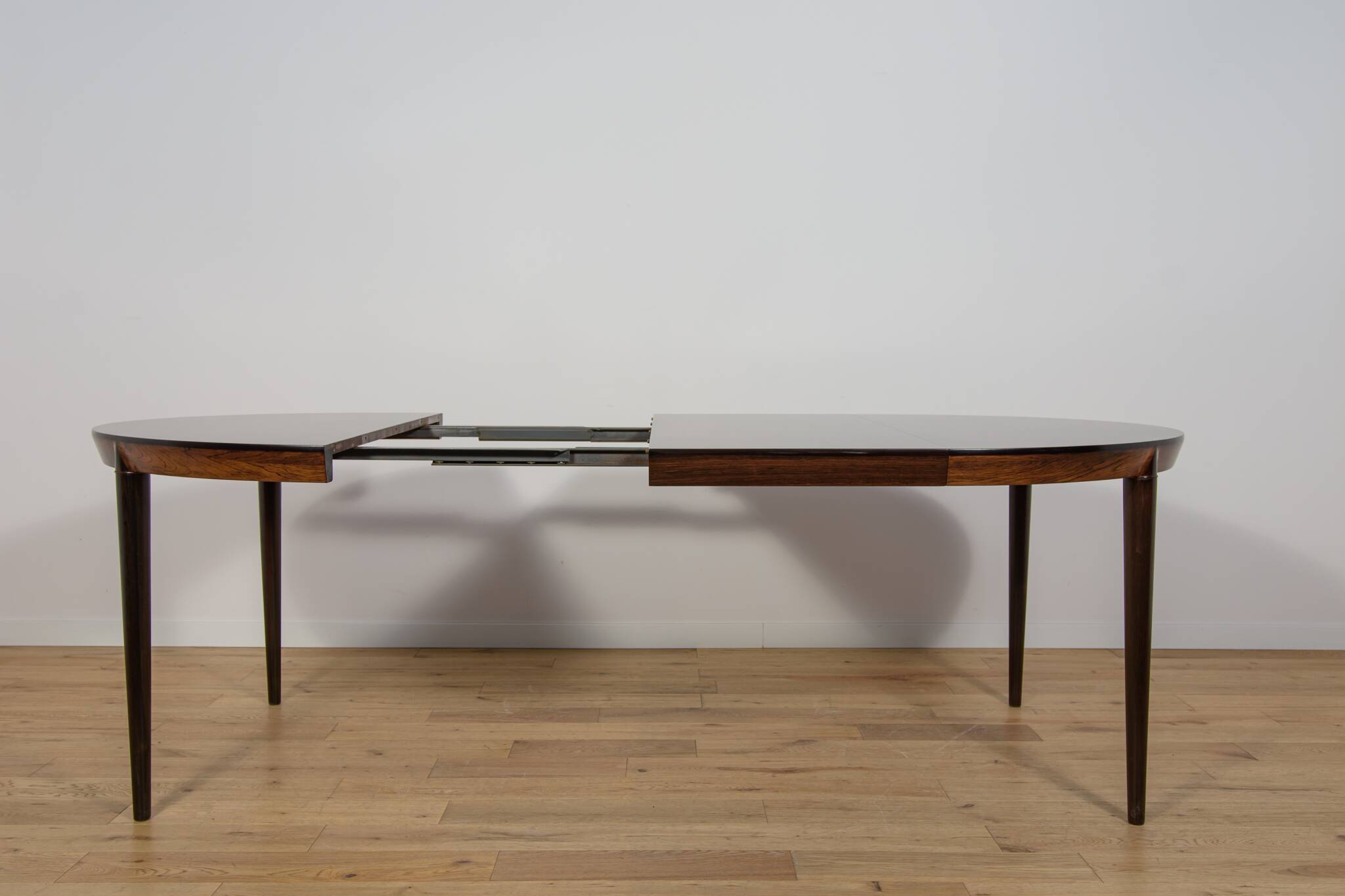 Mid-Century Round Rosewood Dining Table Model 71 by Severin Hansen for Hasl