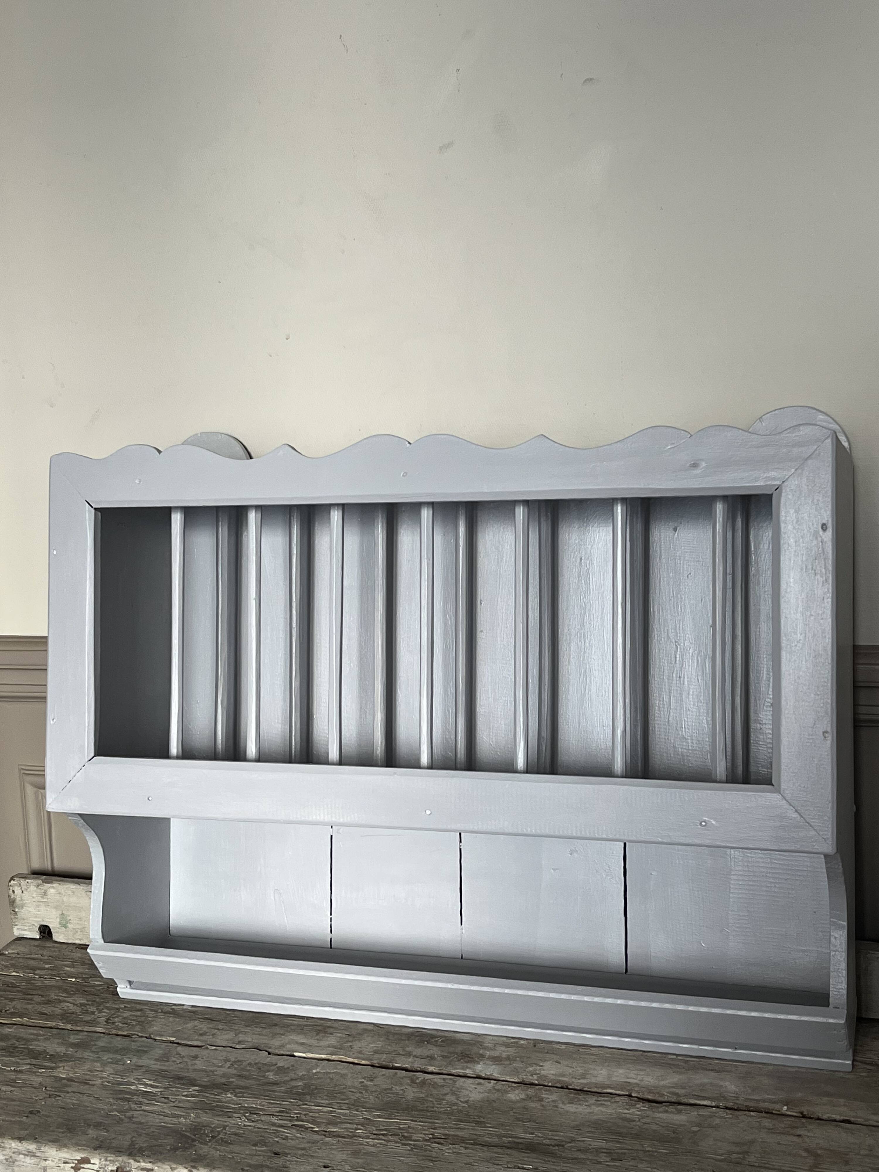 Wall-mounted dresser, old-fashioned kitchen