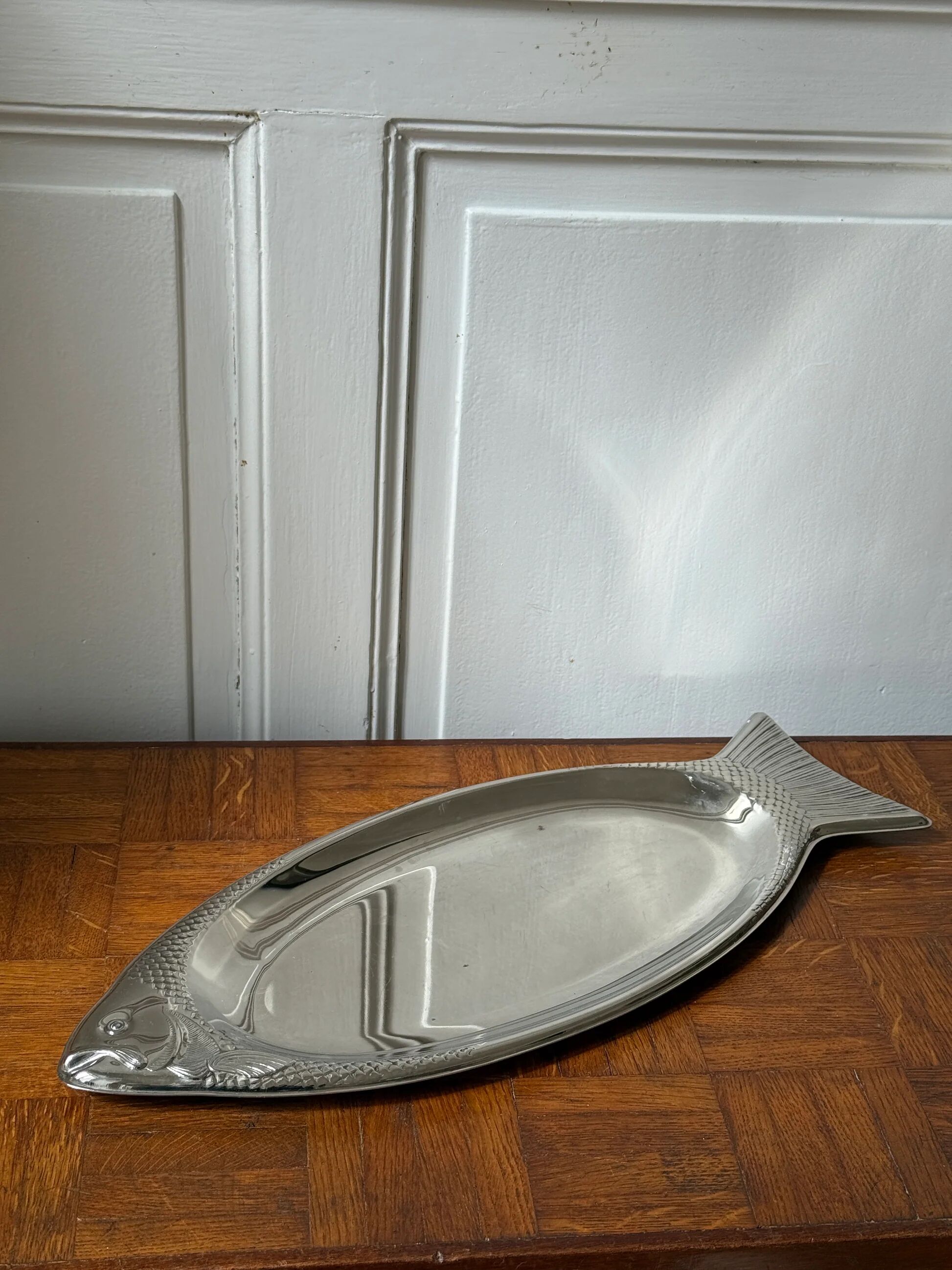 Silver-plated presentation dish