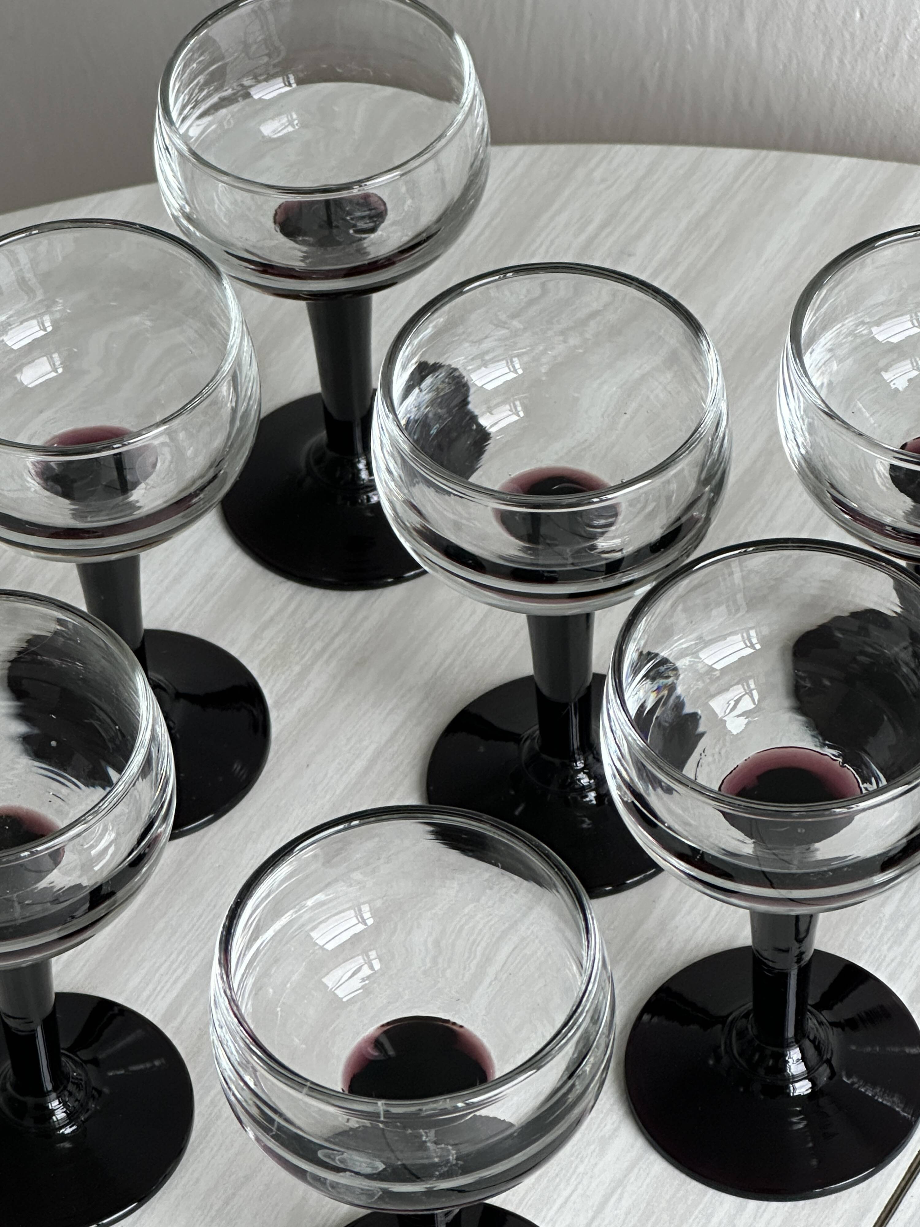 10 black stemmed liqueur glasses