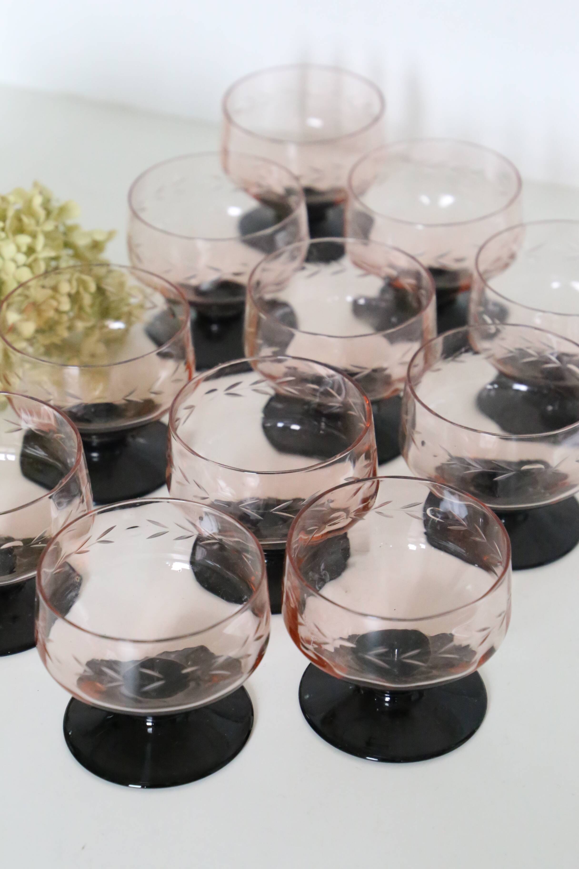 Set de 11 coupes à pied rose, vintage, 1950, mid century