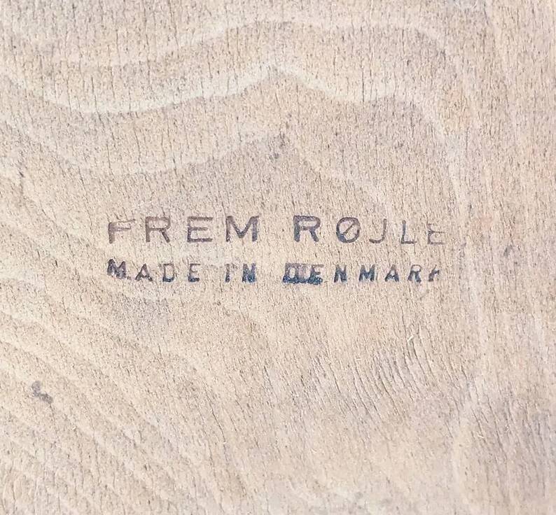 Roundette table and chairs by Hans Olsen