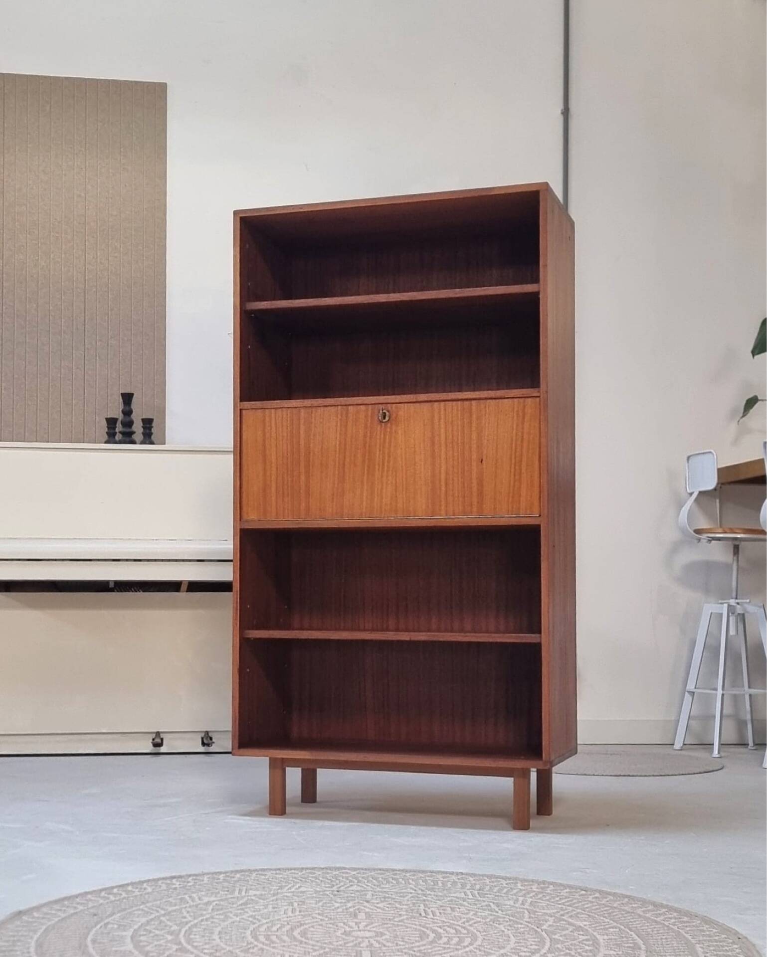 Mid-century highboard