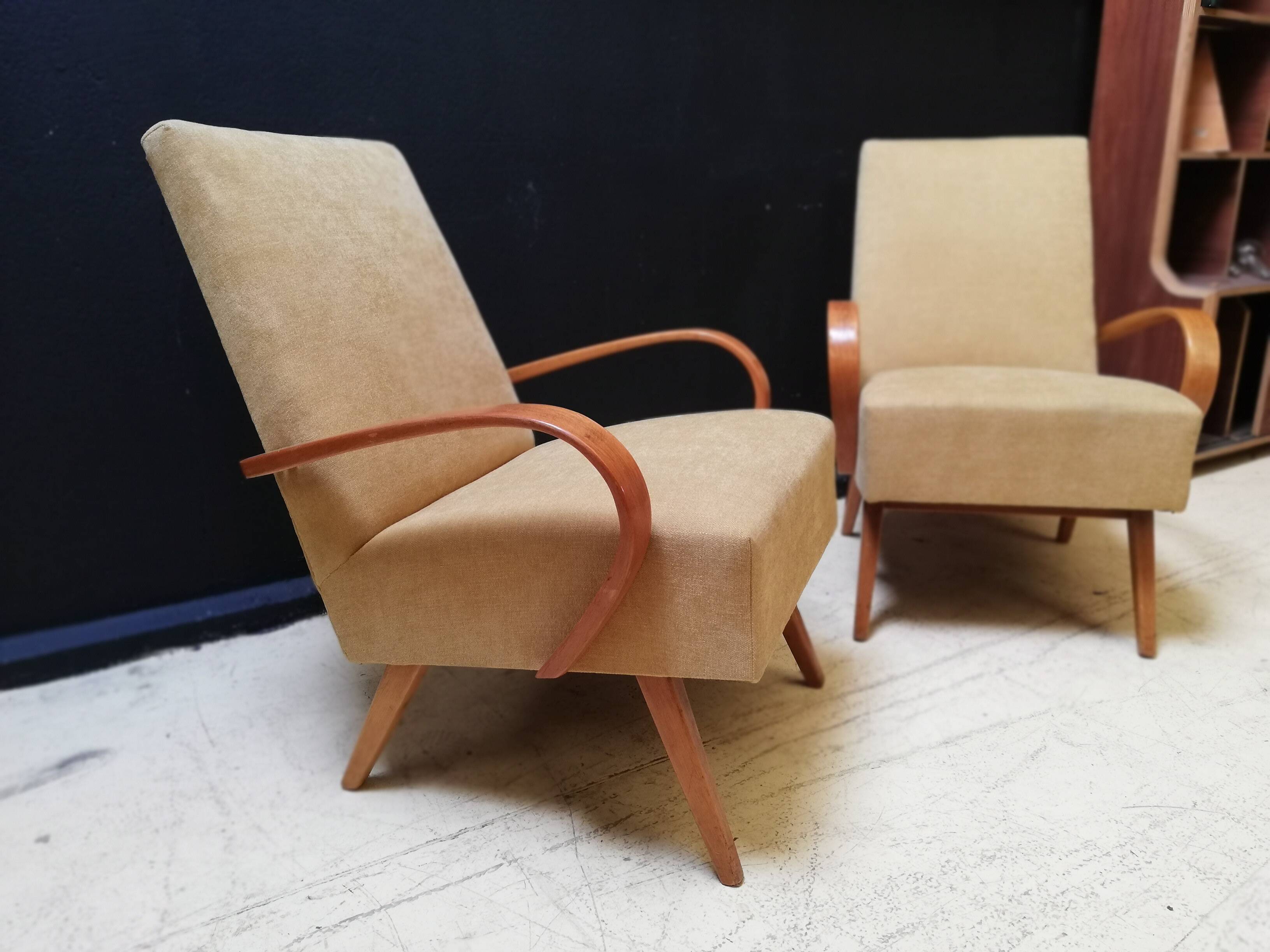 Paire de fauteuils vintage Halabala 1950