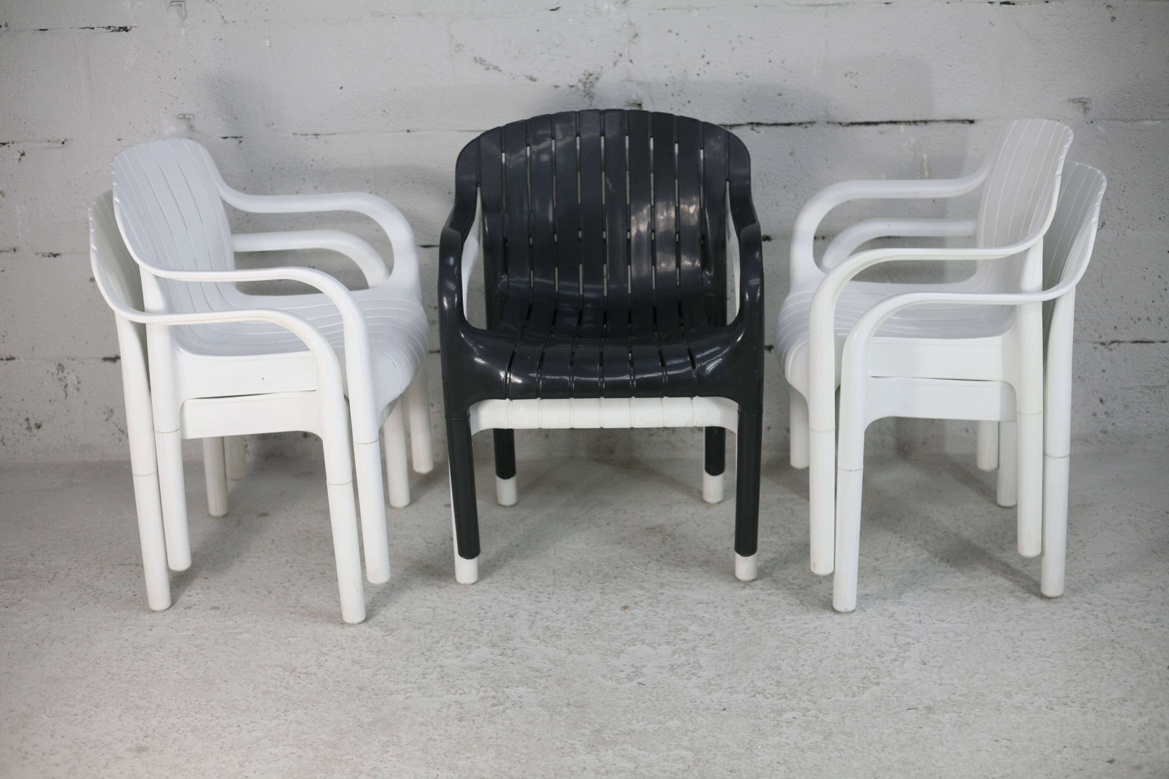 Pierre Paulin set of 6 outdoor armchairs "Dangari", Allibert. Plastic. France, 1980