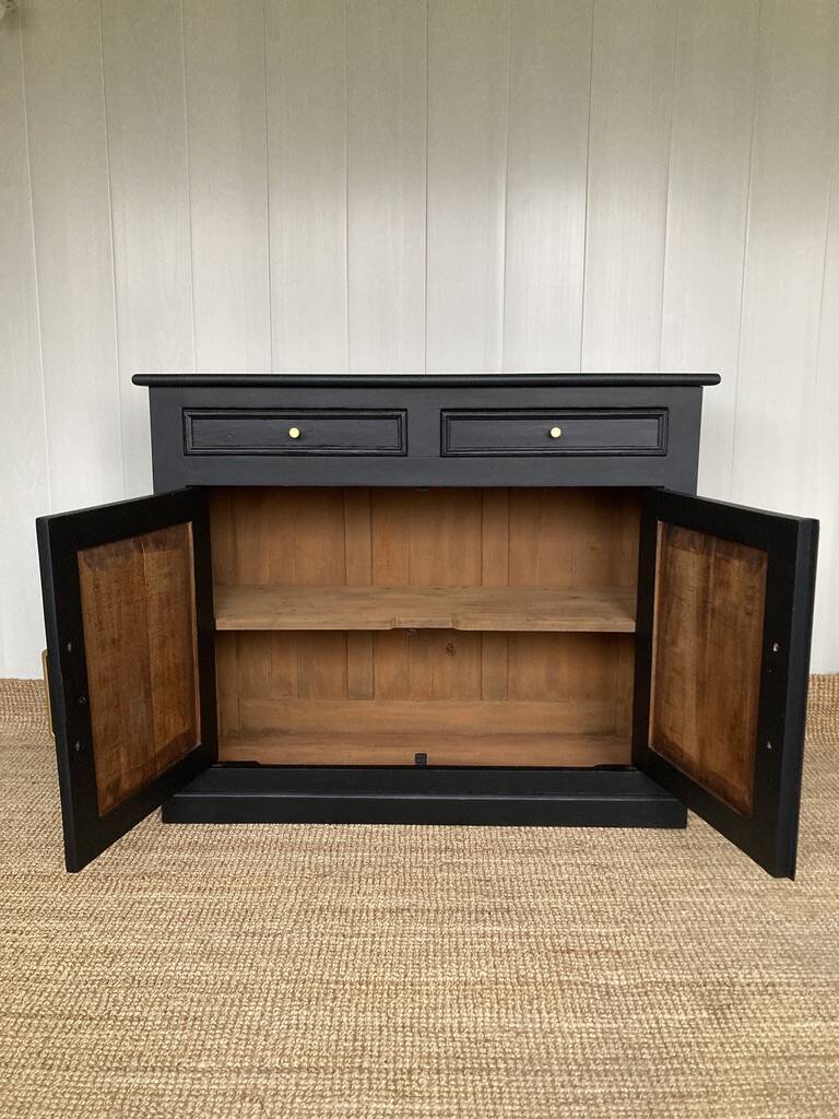 Parisian sideboard revamped in matte black