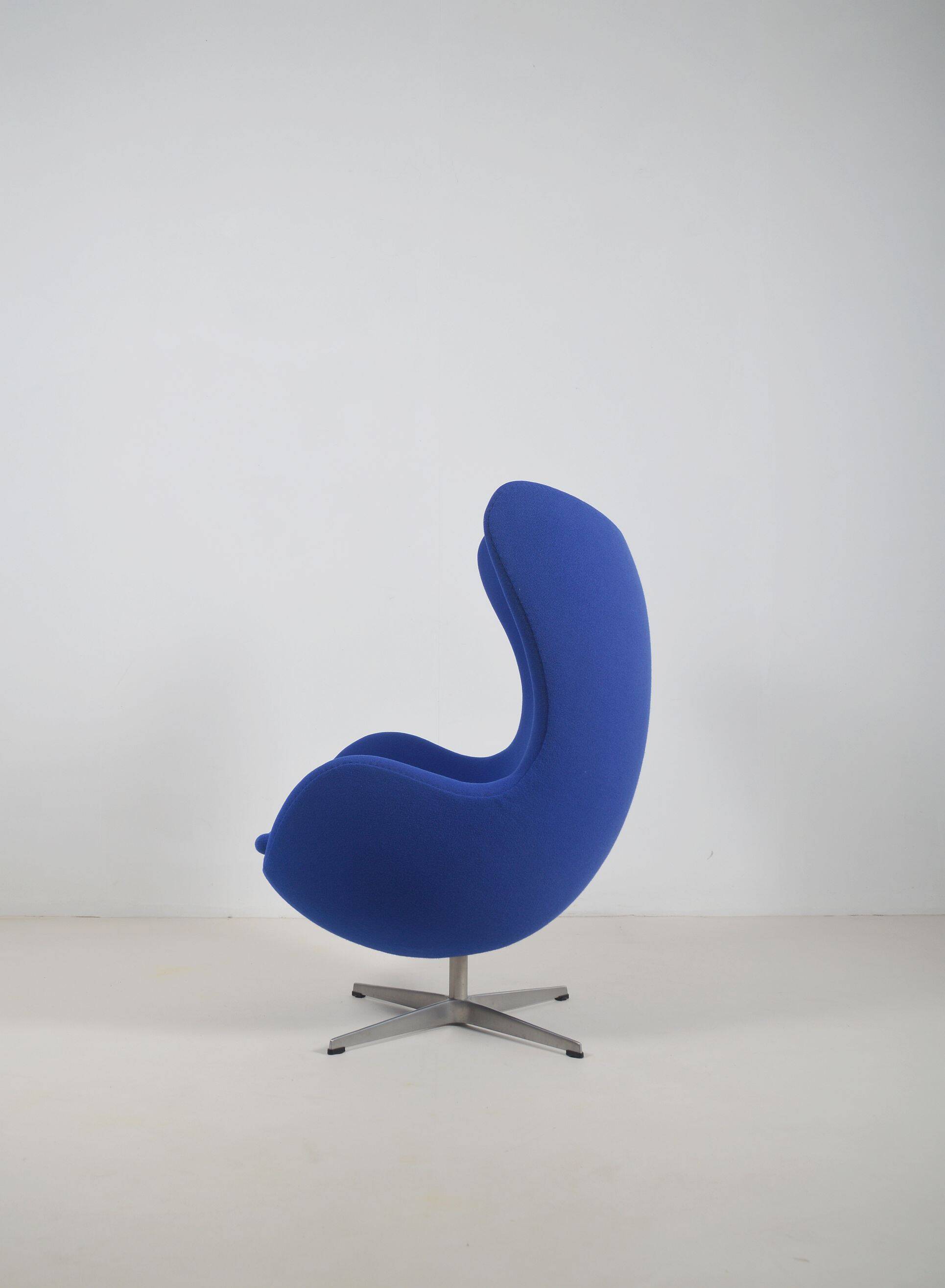 Egg Chair designed by Arne Jacobsen for Fritz Hansen