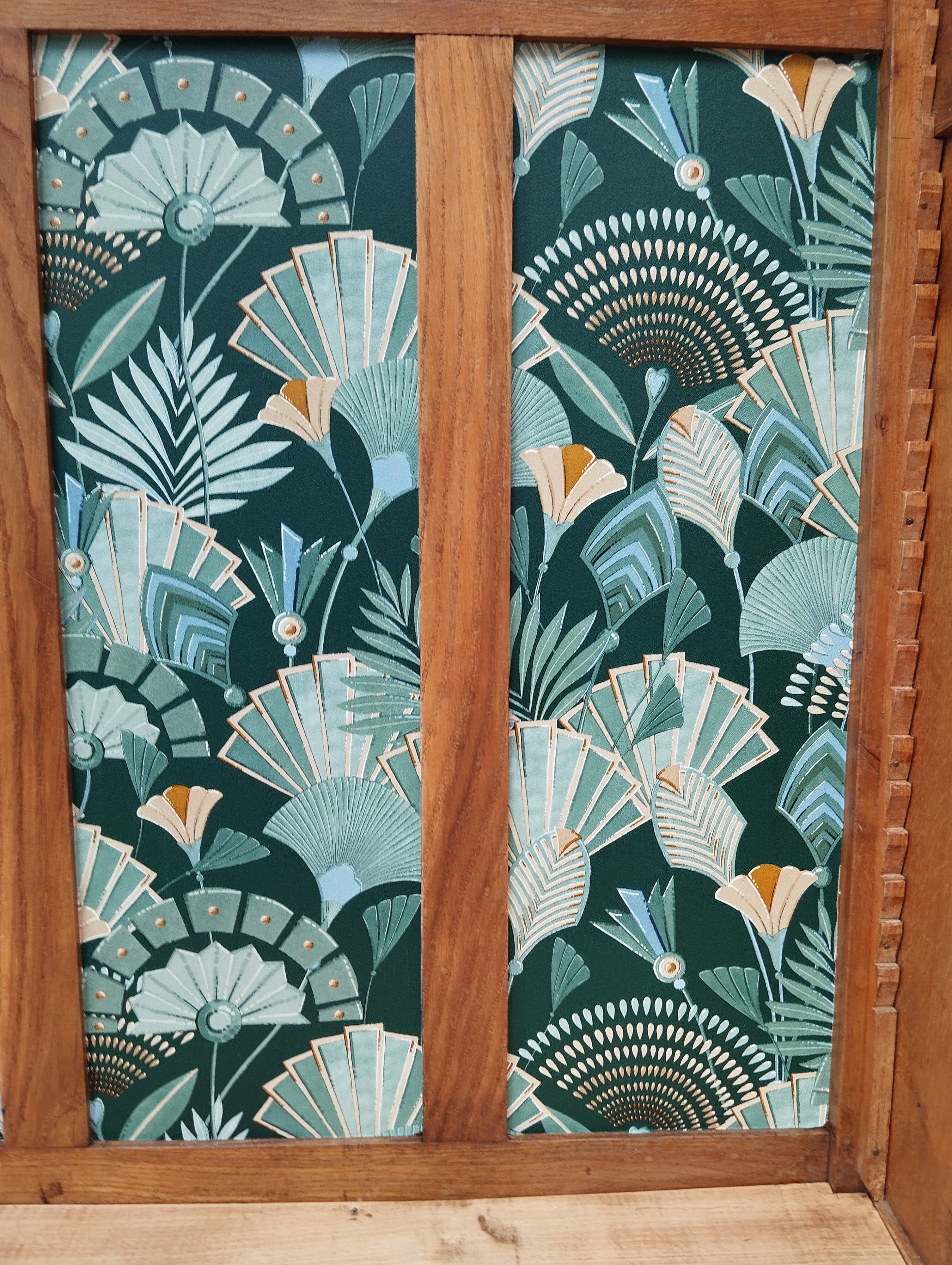 Parisian showcase cabinet year 30