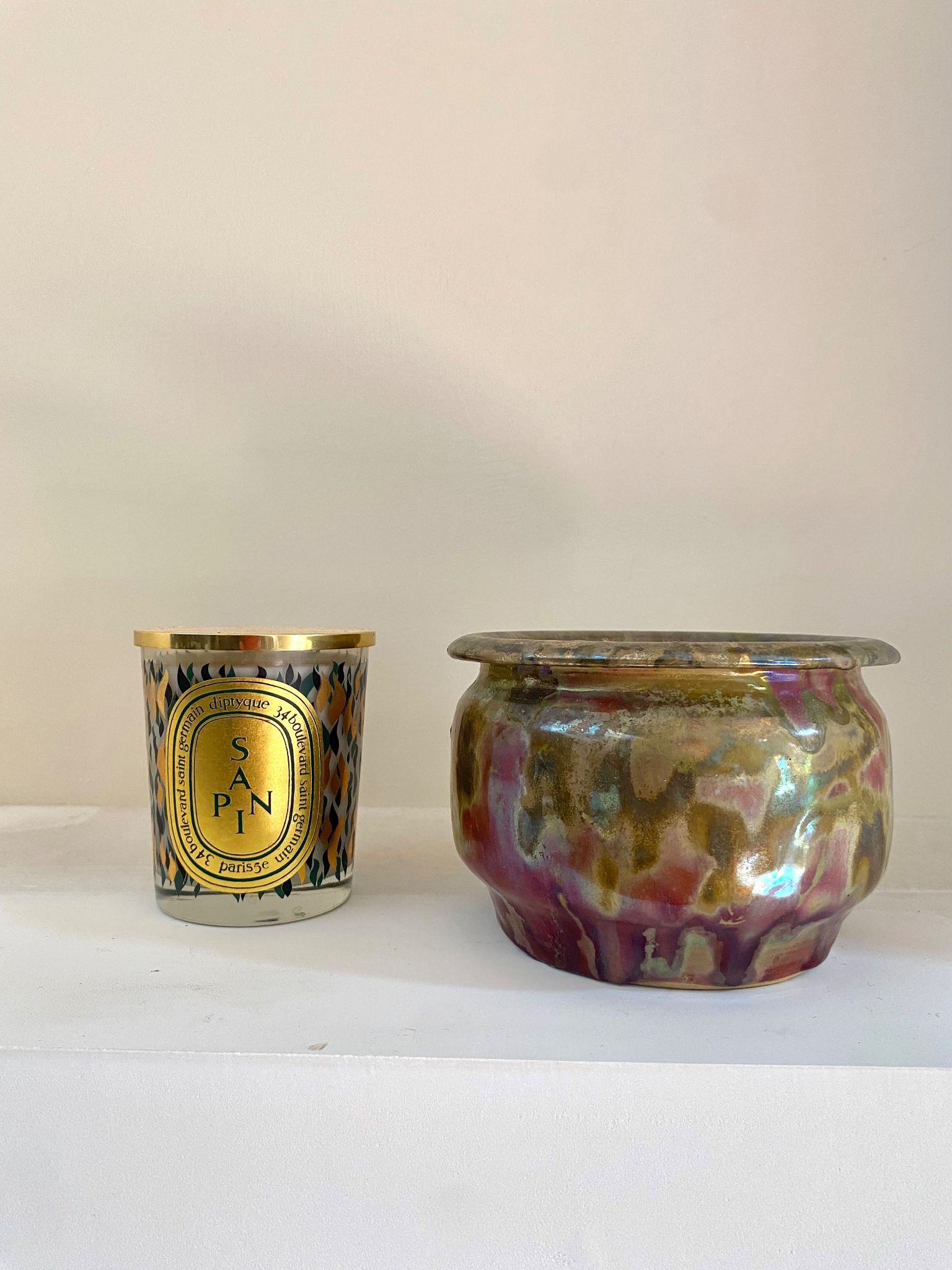 Iridescent ceramic pot