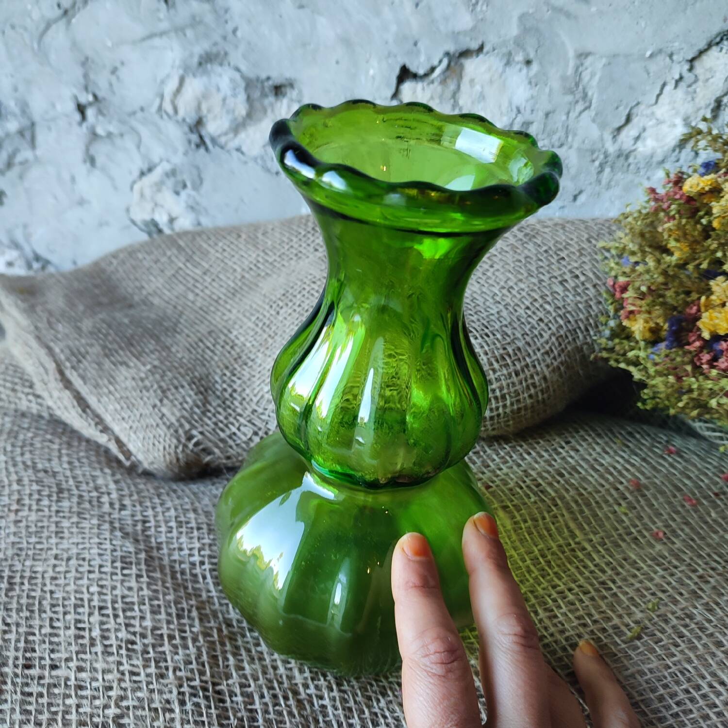 Vintage emerald green glass vase