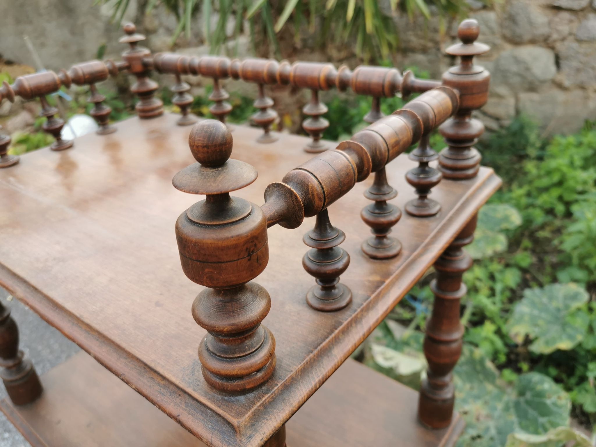 Napoleon III partition shelf