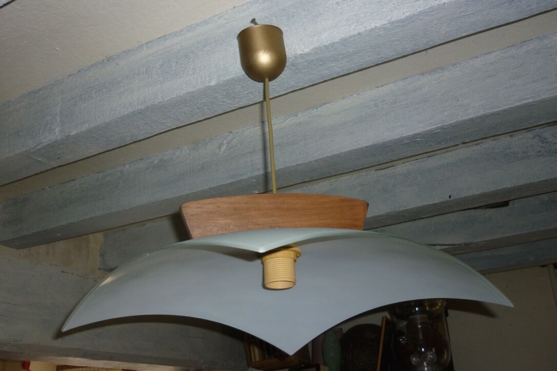 Modern graphic pendant lamp in opaque glass and wood
