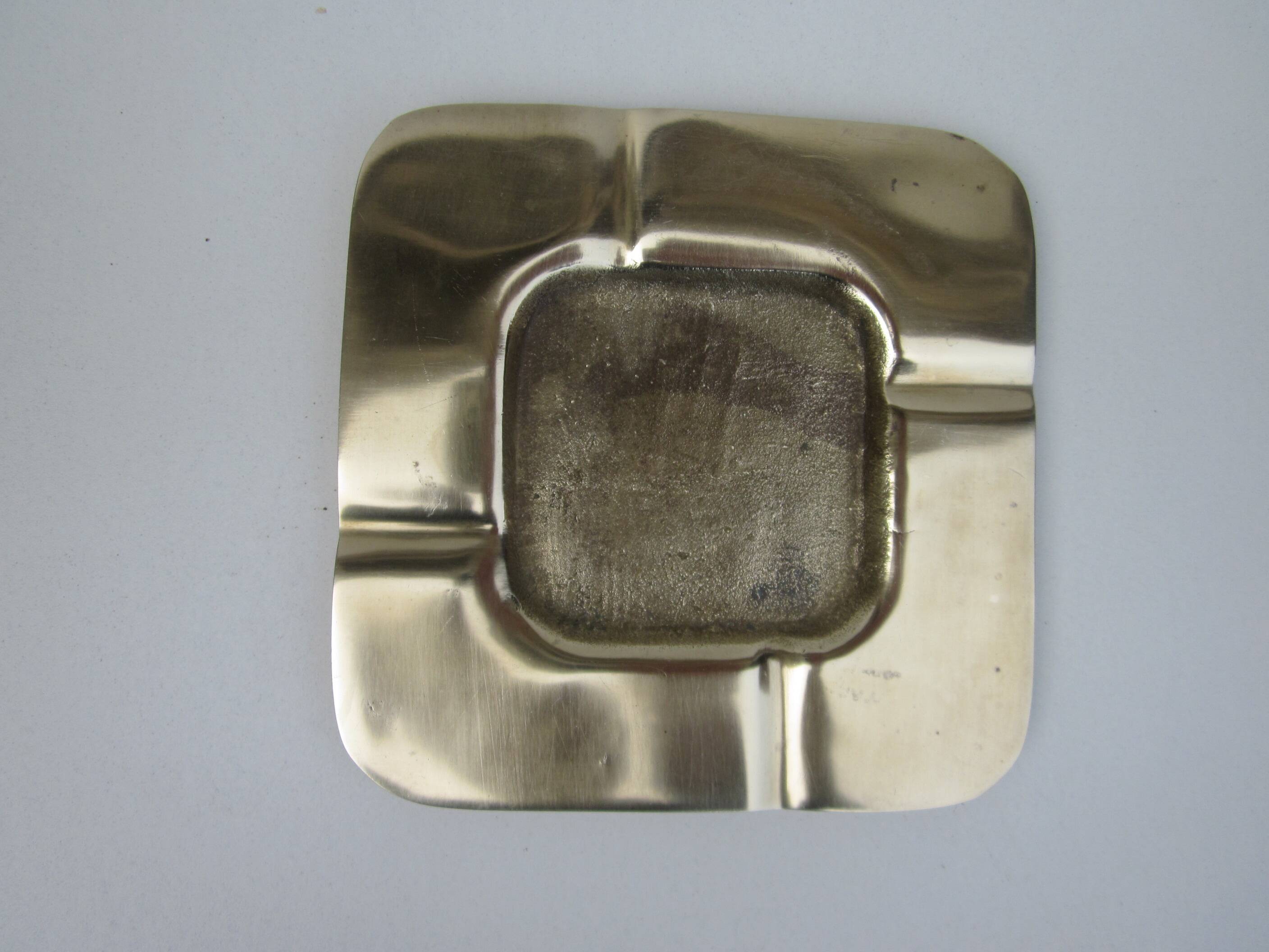 Cendrier plat en laiton