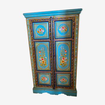 Painted cabinet with floral decoration