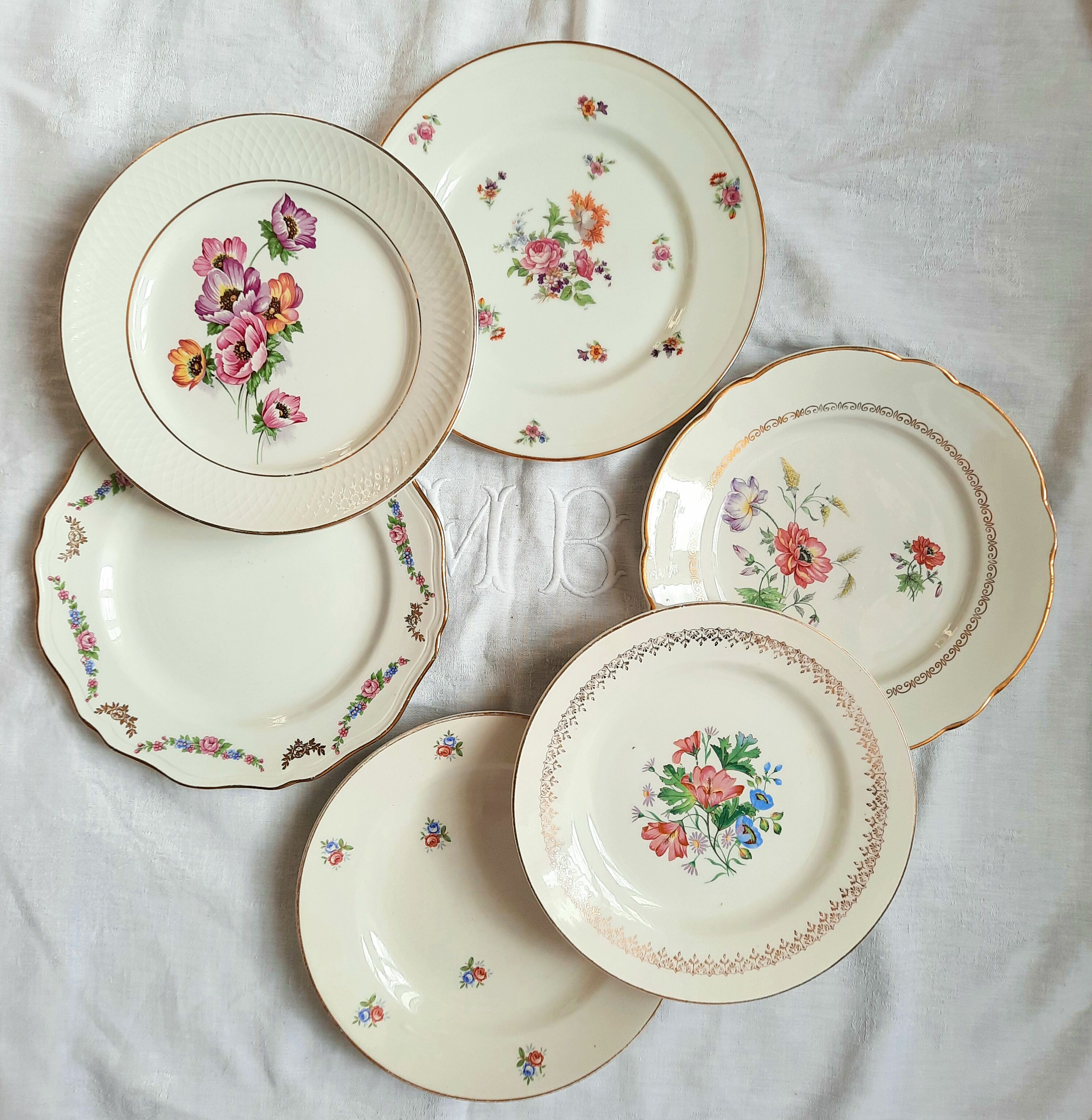 6 mismatched old flat plates